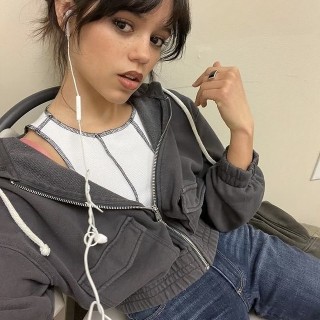 Jenna-Ortega-R067