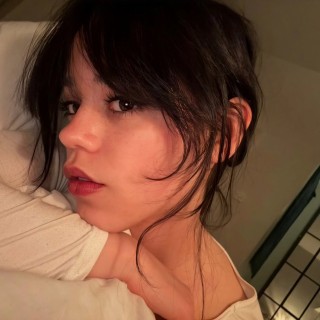 Jenna-Ortega-R073
