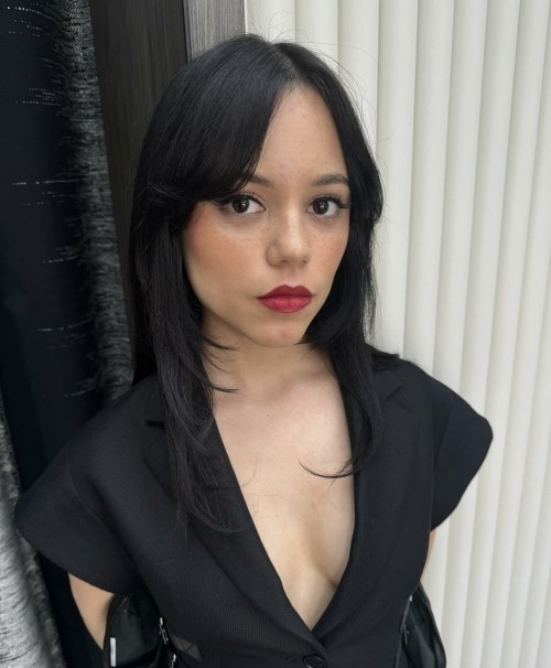 Jenna Ortega R074