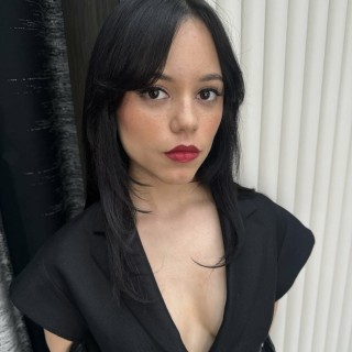 Jenna-Ortega-R074