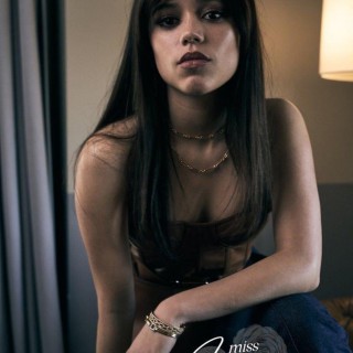 Jenna-Ortega-R120