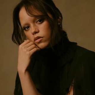 Jenna-Ortega-R139