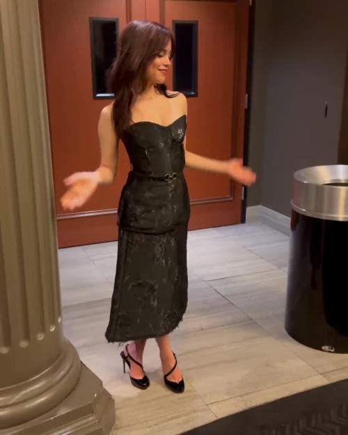 Jenna-Ortega-R154.mp4
