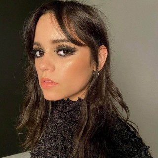 Jenna-Ortega-R202