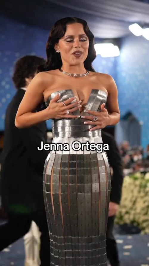 Jenna Ortega R205