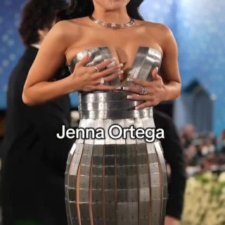 Jenna-Ortega-R205