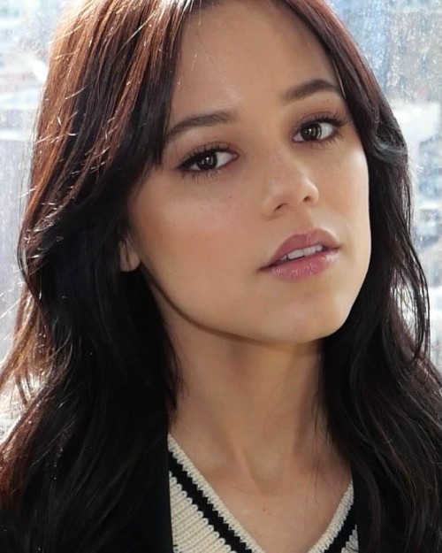 Jenna-Ortega-R234.jpg
