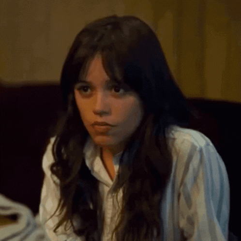 Jenna-Ortega-R237.gif