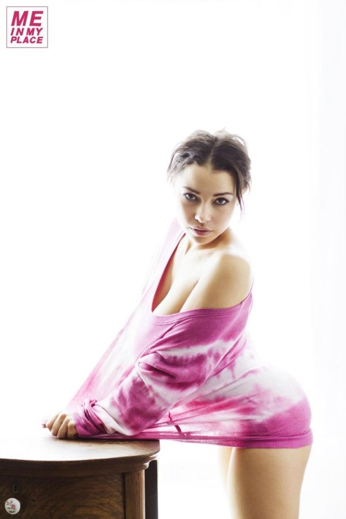 Jessica-Parker-Kennedy-R0394e88d849952d4f74.jpeg