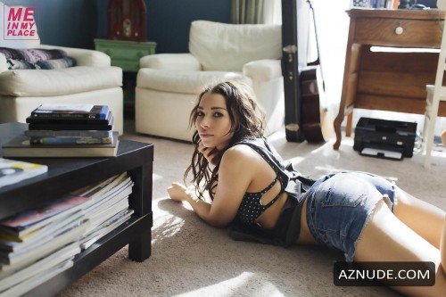 Jessica-Parker-Kennedy-R04340ed4e345b28a6d3.jpg