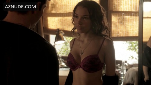 Jessica-Parker-Kennedy-R062ab218aab4e6c8505.jpg