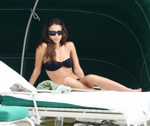 Jessica_Alba__11_b77652de219458dd.jpg
