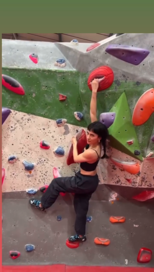Jessie-Mei-Li-R001fb7bbcb806bcb1ec.png