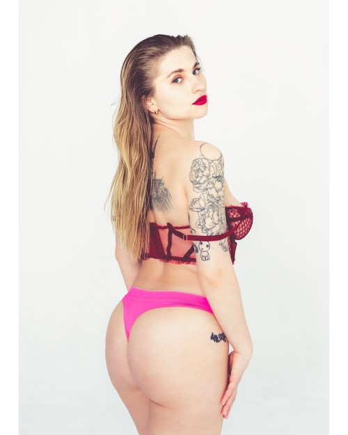 KICK PhotoshootModel Alexa @alexa ronowska Studio @studiopelnaklatka #photo #shoot #female #mo