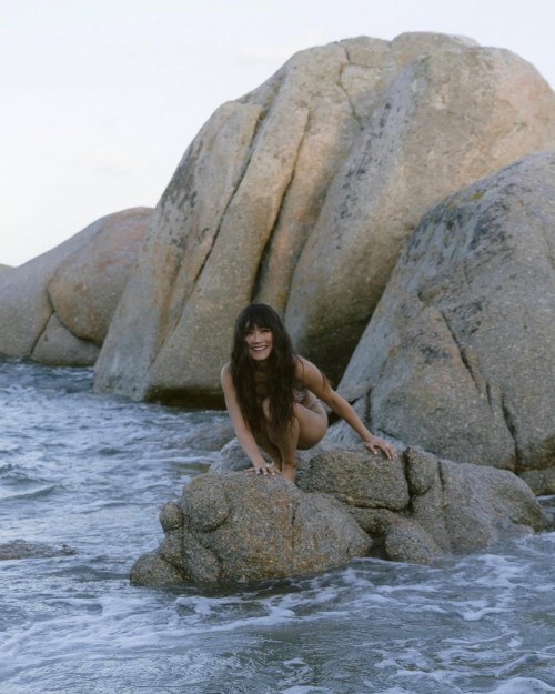 Karen-Fukuhara-R04944a75d030dd09c3b.jpg