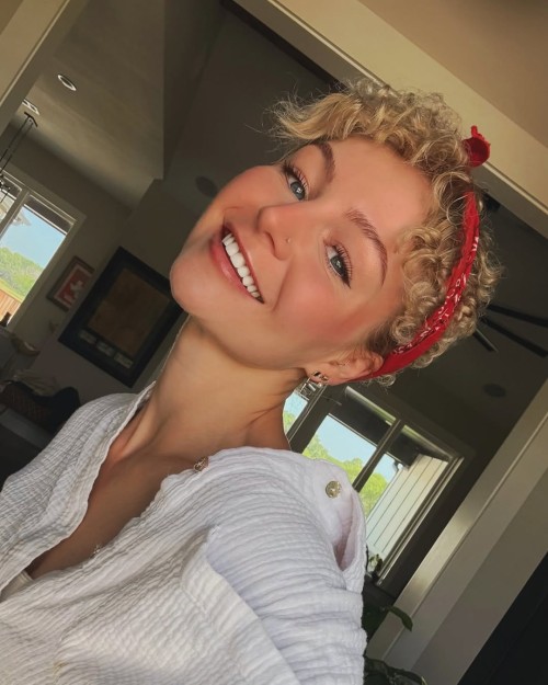 Kris-Collins-KallMeKris-R031a7f953d32f7b7b08.jpg