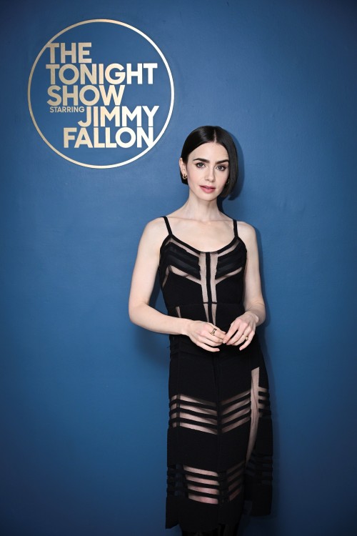 Lily_Collins_at_The_Tonight_Show_Starring_Jimmy_Fallon_12-09-20250005ed1dc1f26bdde716.jpg