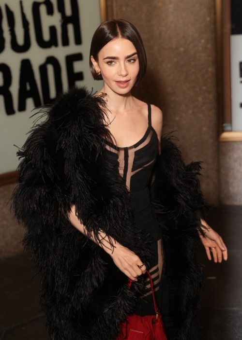 Lily_Collins_outside_a_taping_of___The_Tonight_Show___in_New_York_12-09-20250024.jpg