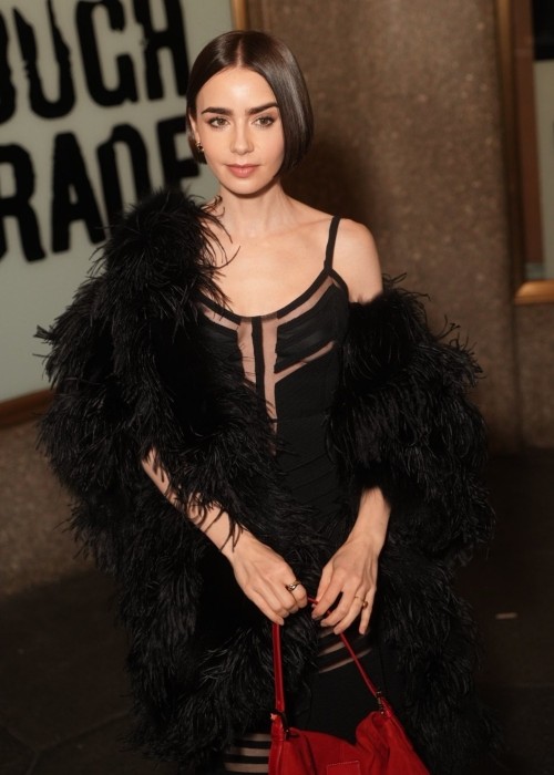 Lily_Collins_outside_a_taping_of___The_Tonight_Show___in_New_York_12-09-20250025.jpg