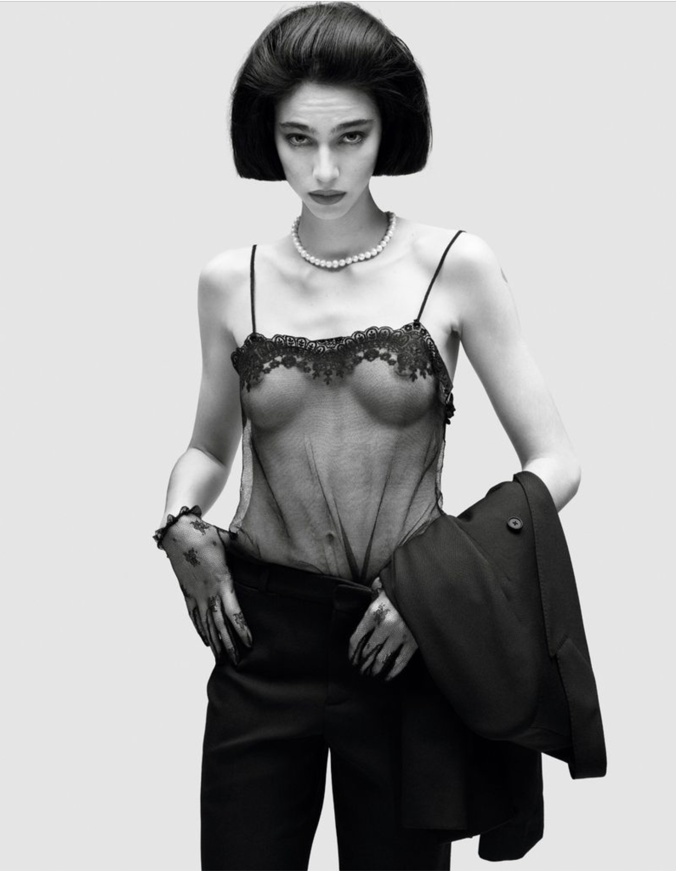 Loli-Bahia-by-Mert-Marcus-Vogue-France-December-2024-10.png