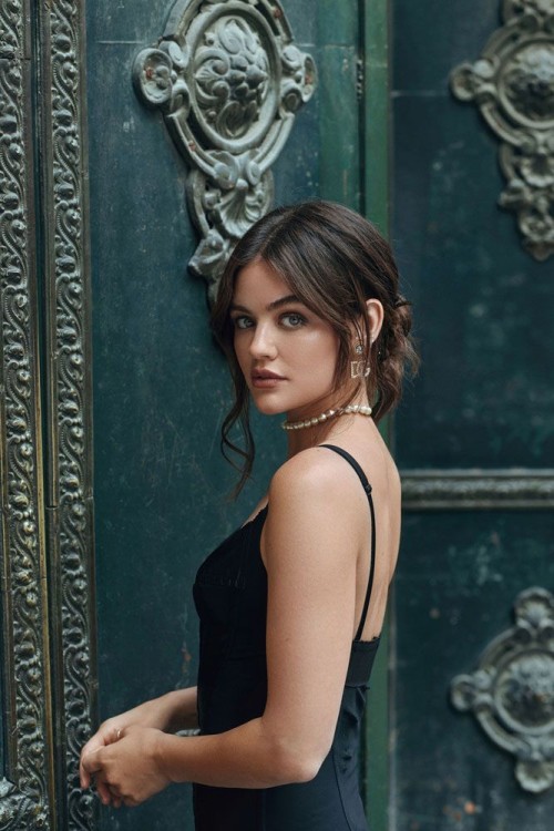 Lucy-Hale-R0015ea616e4db095122.jpg