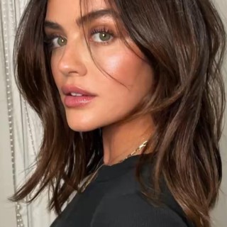 Lucy-Hale-R00548edab1c9e411854