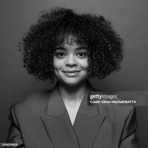 Lydia-West-R008a13b55656a509727.jpg