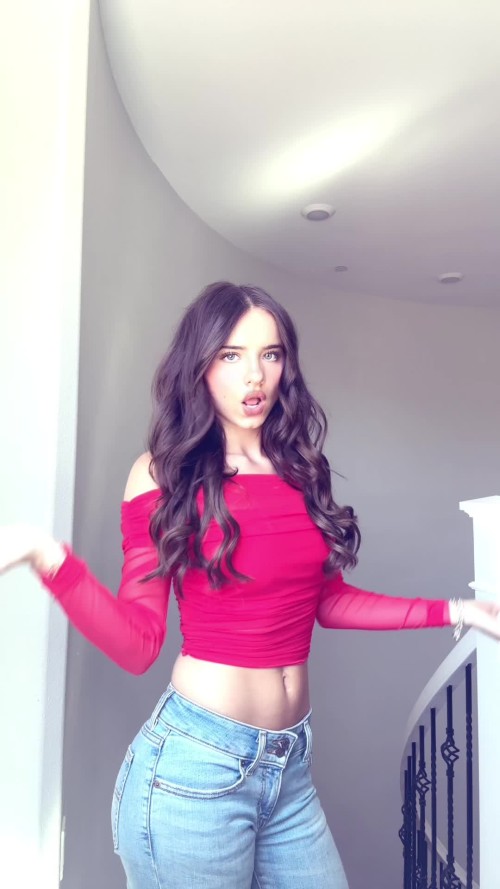 Madeleine-McGraw-4_hdce50c6e60174f20b.mov