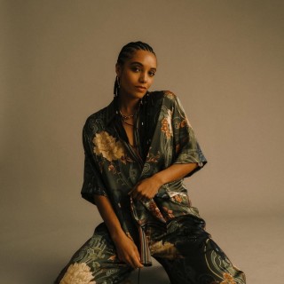 Maisie-Richardson-Sellers-R005d10063e5e8532793