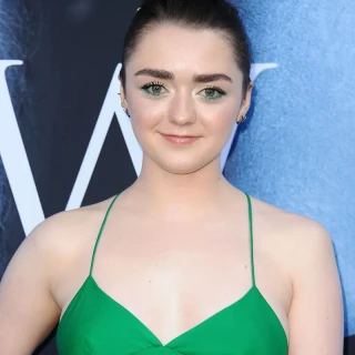 Maisie-Williams-R015