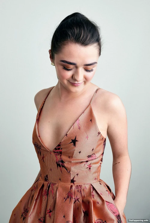 Maisie-Williams-R029.webp