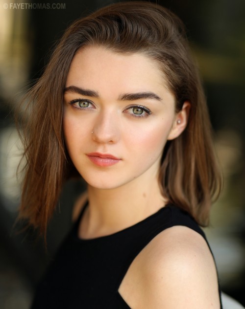 Maisie-Williams-R038.jpg