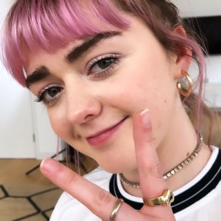 Maisie-Williams-R047