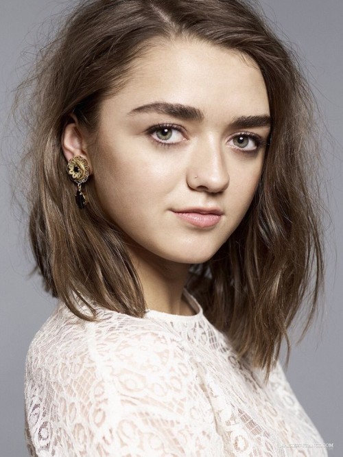 Maisie-Williams-R048.jpeg