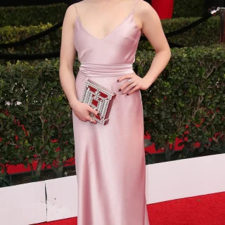 Maisie-Williams-R064