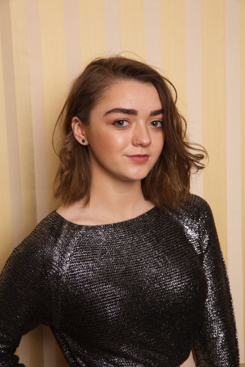 Maisie-Williams-R082.jpeg