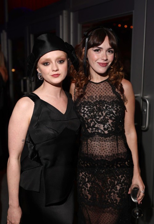 Maisie-Williams2025-393bb5a2a77bcefbc.jpg