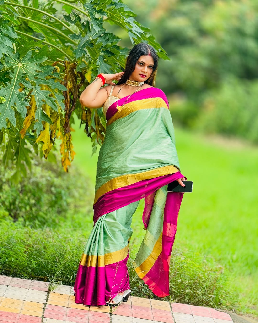 Malvika-Tomar526a01d646776233e.jpg