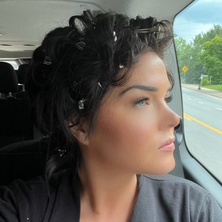 Marie-Avgeropoulos-R006b5fdb77da854a3a0