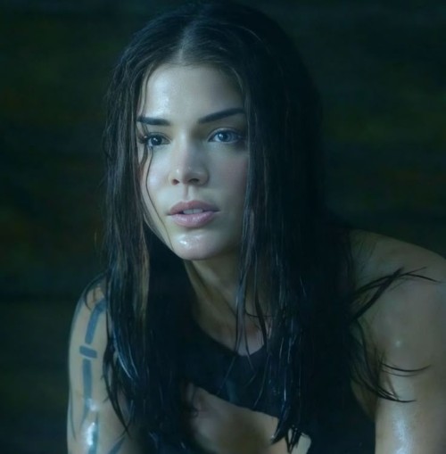 Marie-Avgeropoulos-R011fa2fd95d333ccbe6.jpeg