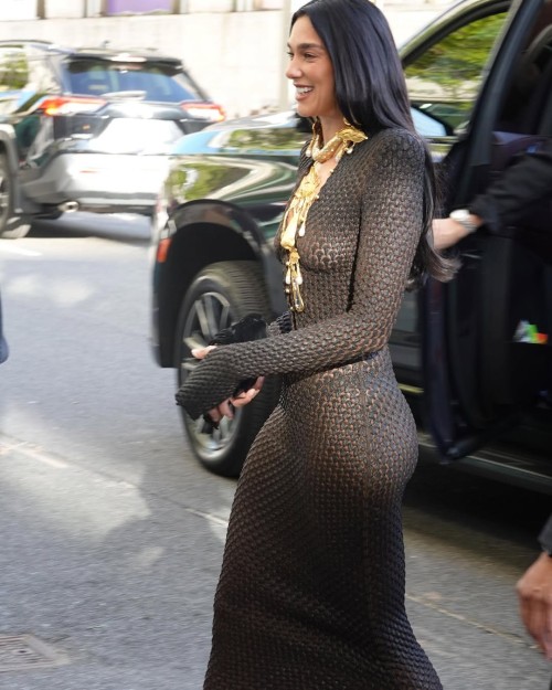 Mas-fotos-de-DUALIPA-en-el-evento-de-Chaplin-en-Nueva-York-dualipa-dualipagarden-dualipacolombia-dualipanews-dualipafashion-highfashion-schiaparelliaa95202065939085.jpg