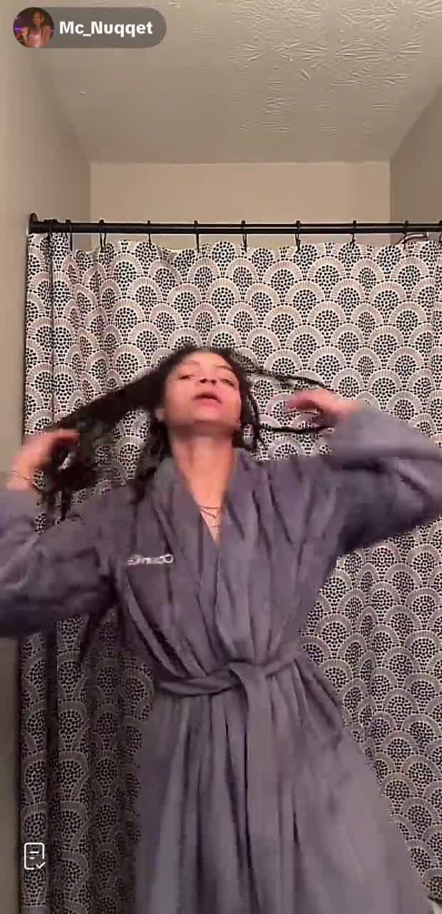 Mc_Nuqqet-xH77xywd_720p.mp4