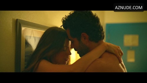 Melissa-Benoist-R038528e6ad2c735667c.mp4