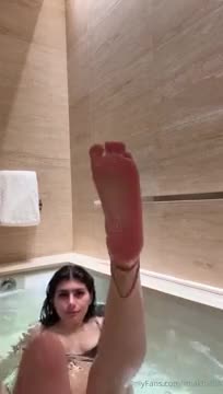 Mia_Khalifa_Bathtubef601b61addd28bc.mp4