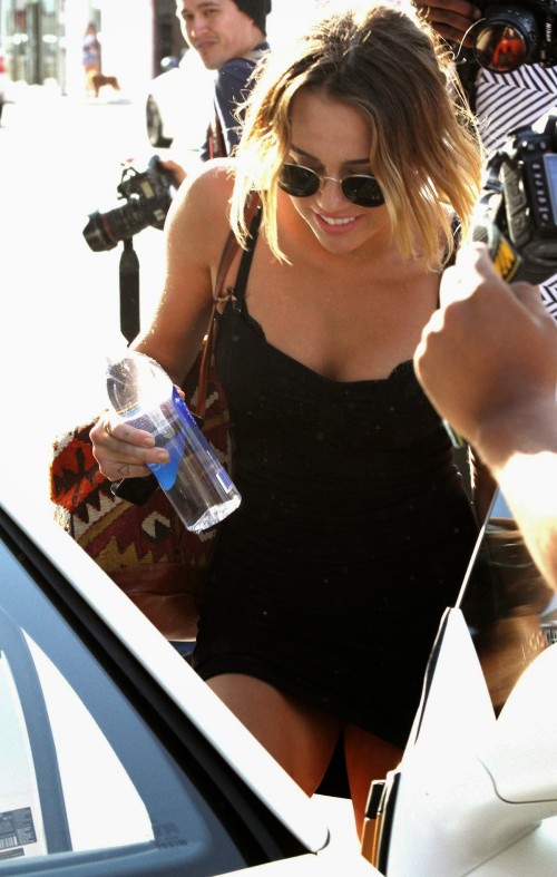 Miley-Cyrus02671568a685db65495.jpg