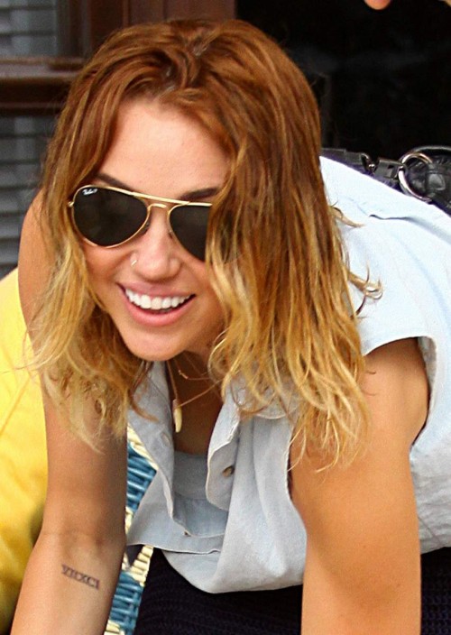 Miley_Cyrus0246596f41d138d66e47.jpg