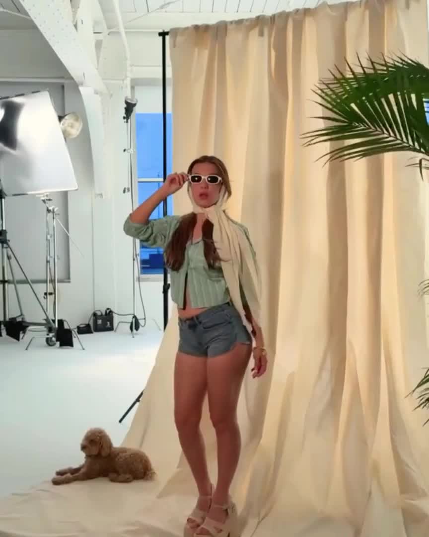 Millie-Bobby-brown-220275cc478258dda.mp4