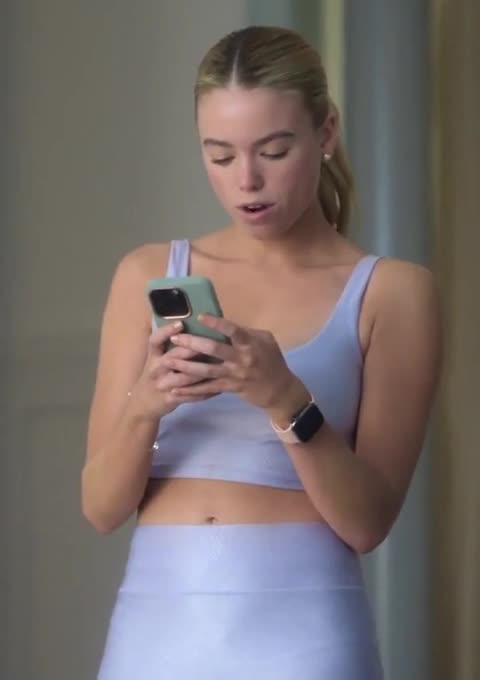 Milly-Alcock-R159.mp4