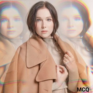 Molly-C.-Quinn-R004b69c0c232b4b78f2