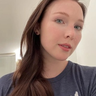Molly-C.-Quinn-R005b12d1e7658e9edbe